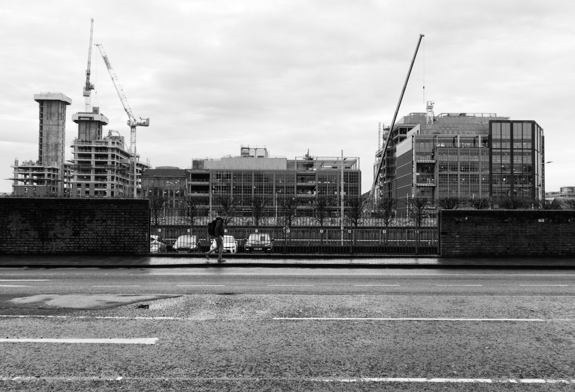 Tower cranes on a construction programme in progress